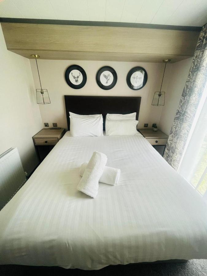 Evergreen Lodge With Hot Tub York Esterno foto
